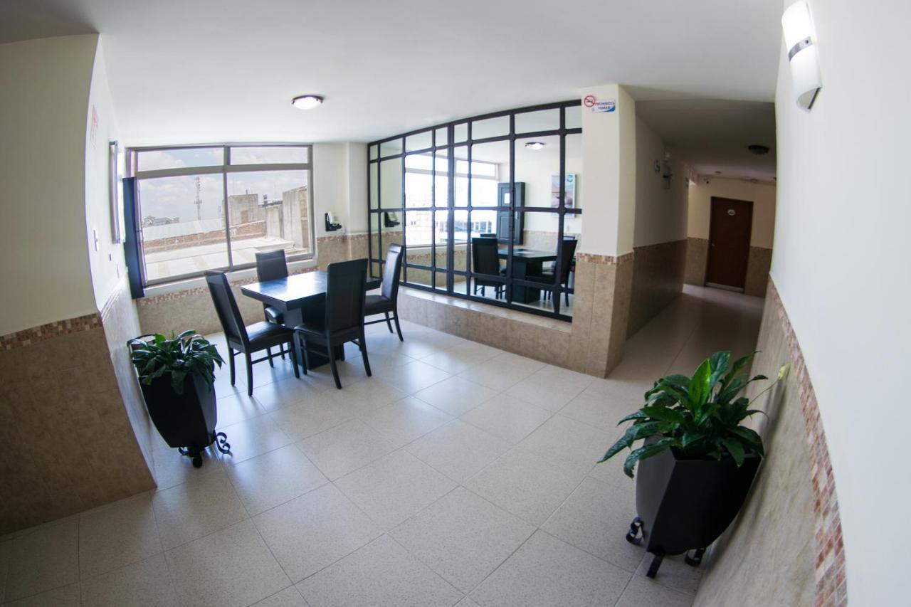 Hotel Niza Zona Piel León Exterior foto